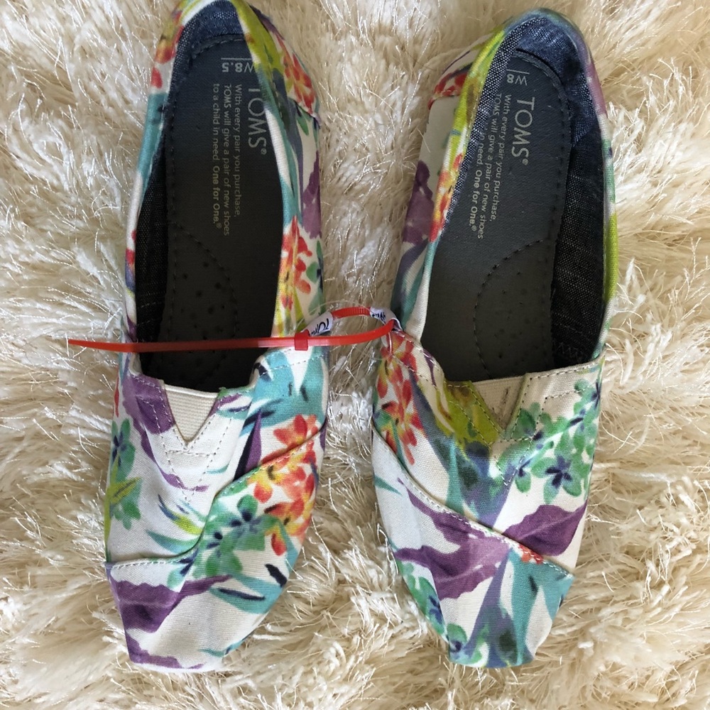 New - 8W - Toms Floral Flats